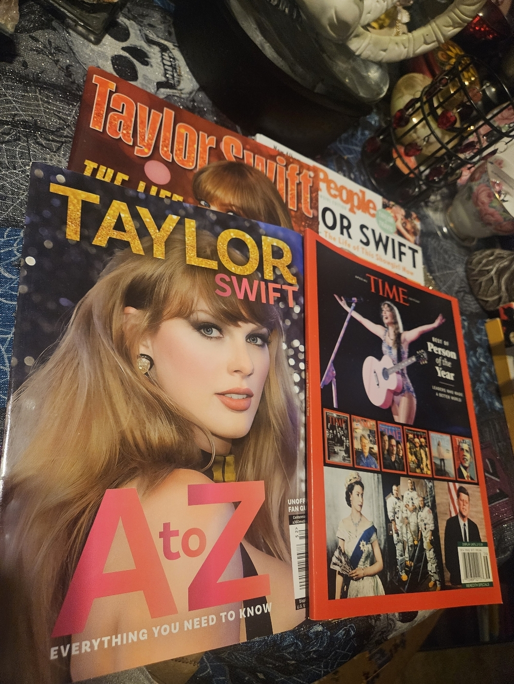 4 Taylor Swift Magazine Set - Multi Covers